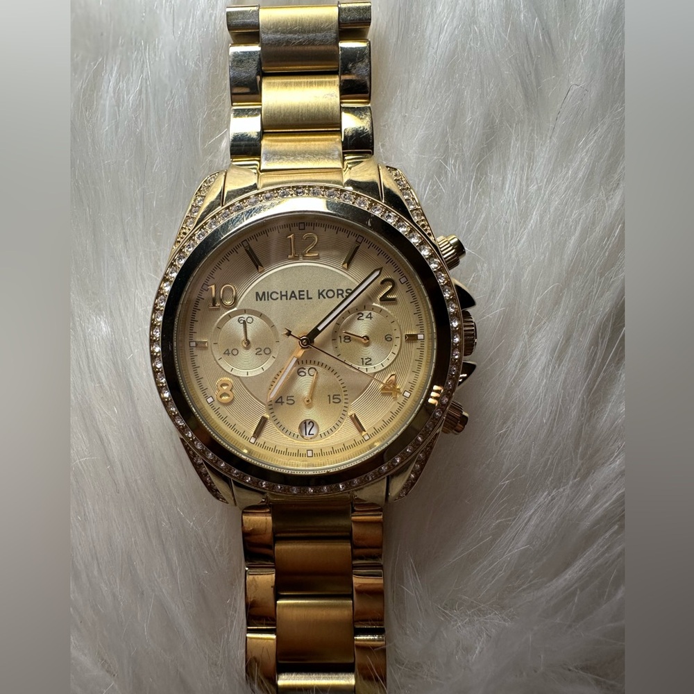 Michael Kors Radiant Gold Women's Watch - Picture 2 of 6